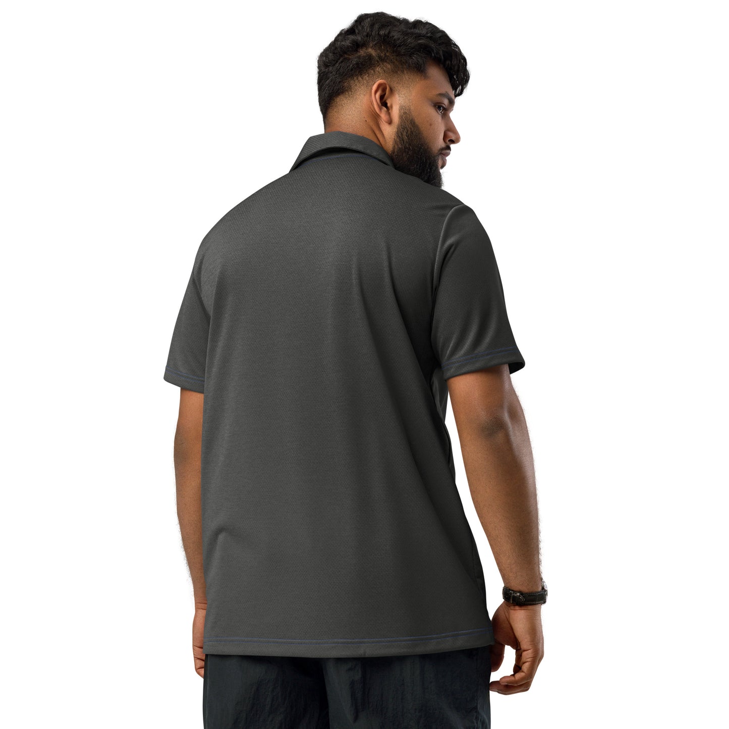 Equipe 2024 apresentada pela adidas / polo tingido no espaço