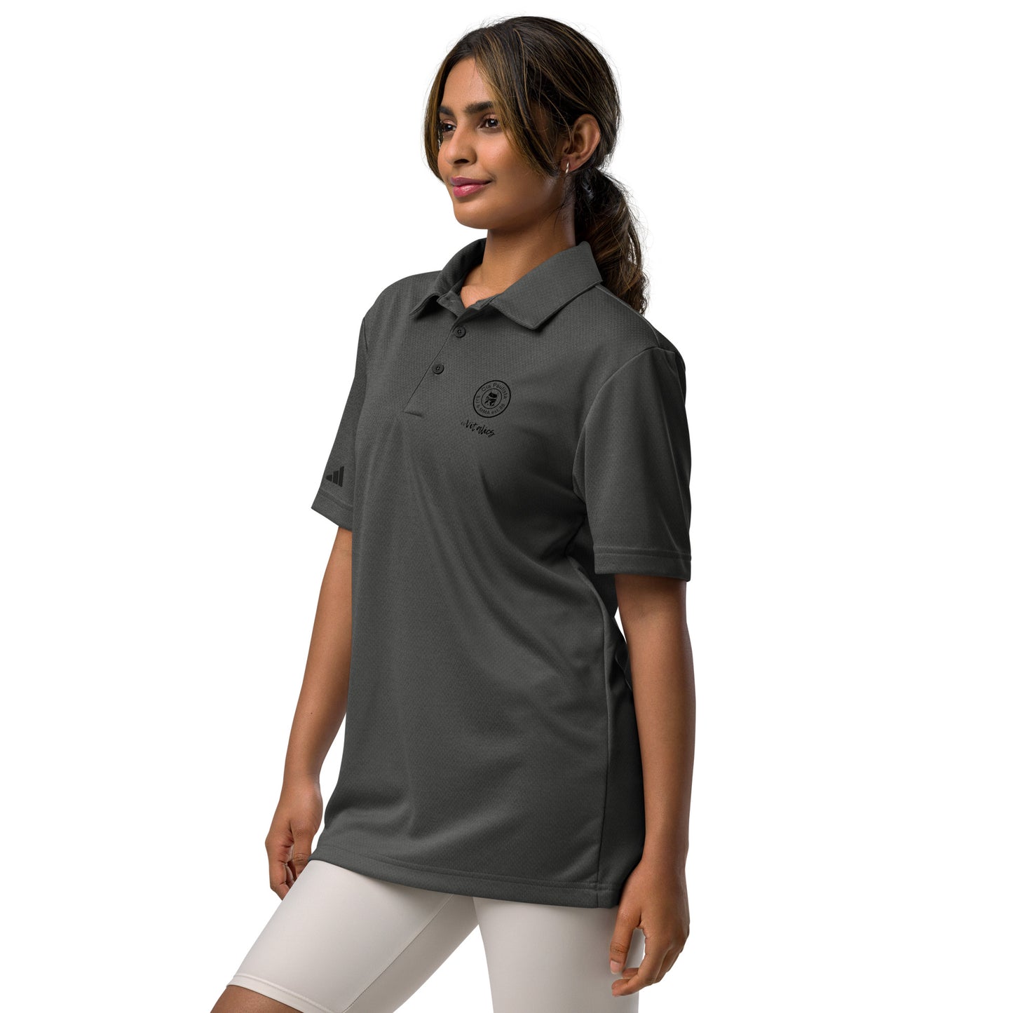 Equipe 2024 apresentada pela adidas / polo tingido no espaço
