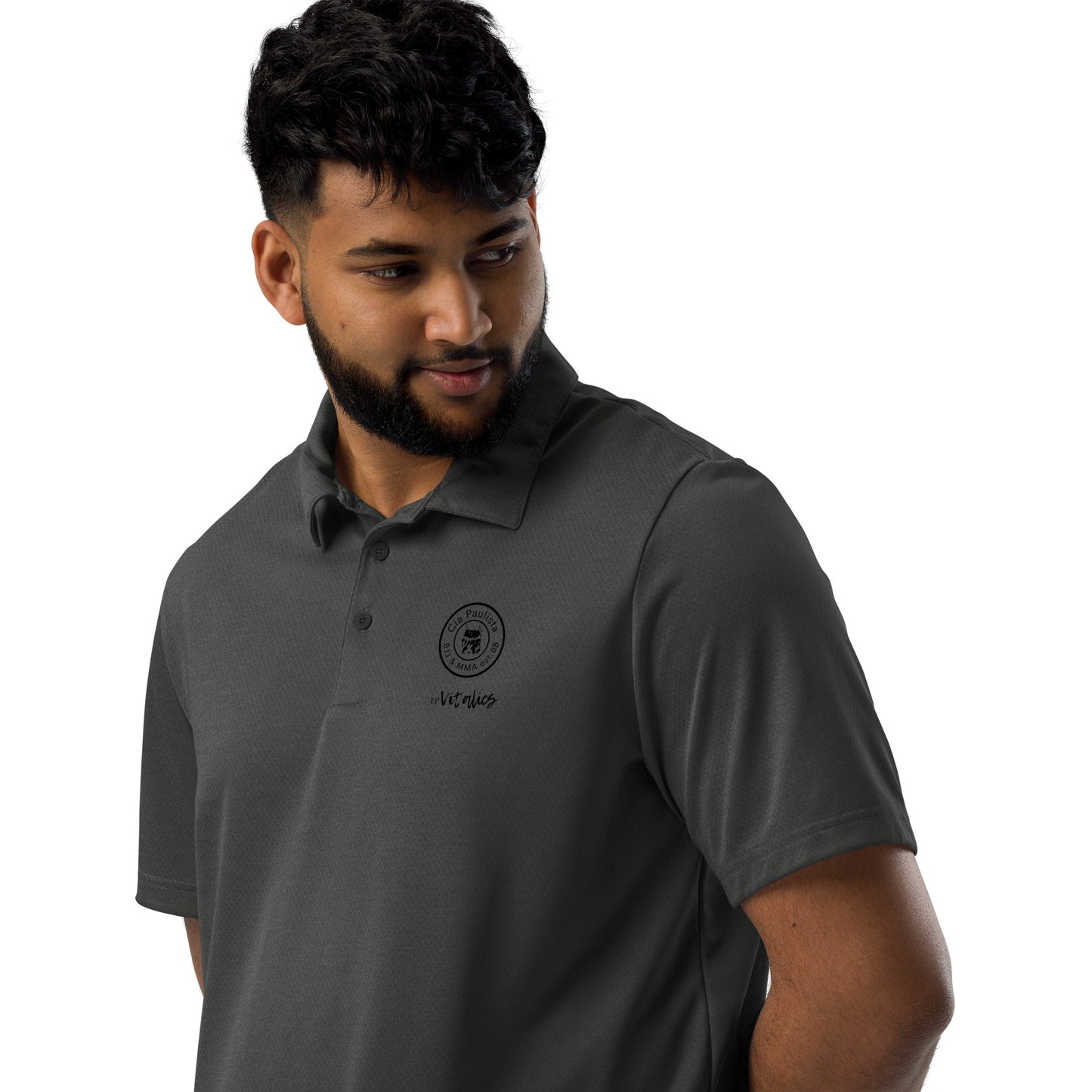 Equipe 2024 apresentada pela adidas / polo tingido no espaço